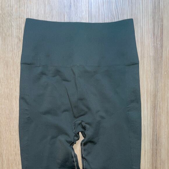 Lululemon Zone In Crop Athletic Compression Legging - Picture 7 of 16